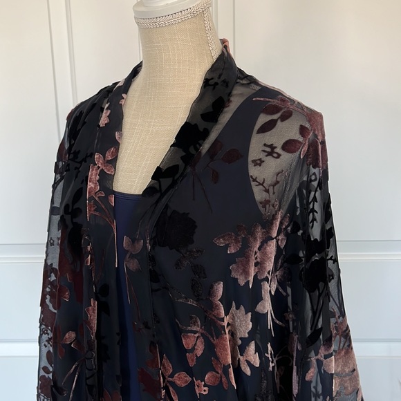 Akemi + Kin Kimono - Picture 8 of 12